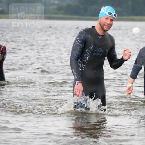 23.06.2024 - Viking Triathlon H.Heesch http://msf.ph/oto/6345013 23.06.2024 10:43:36 Schwimmen 17, 347, 381, 496, 537, 633 meine-sportfotos.de