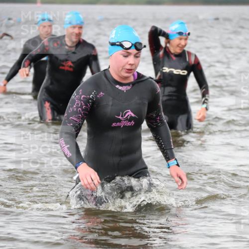 23.06.2024 - Viking Triathlon H.Heesch http://msf.ph/oto/6345016 23.06.2024 10:43:39 Schwimmen 17, 347, 381, 496, 537 meine-sportfotos.de
