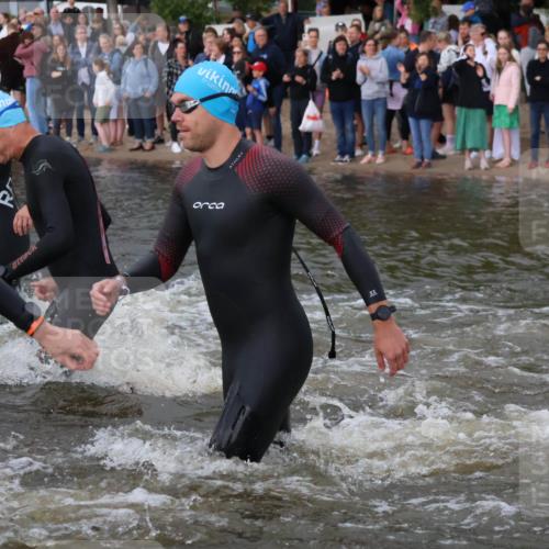 23.06.2024 - Viking Triathlon H.Heesch http://msf.ph/oto/6345017 23.06.2024 10:07:46 Schwimmen 47, 154, 274, 339, 379, 527 meine-sportfotos.de
