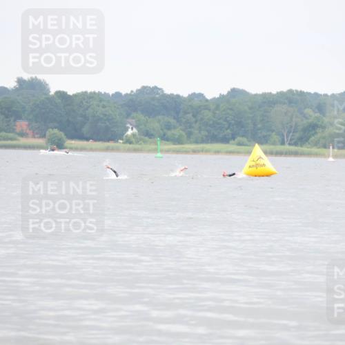 23.06.2024 - Viking Triathlon H.Heesch http://msf.ph/oto/6345066 23.06.2024 10:23:47 Schwimmen  meine-sportfotos.de