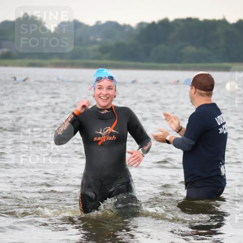 23.06.2024 - Viking Triathlon H.Heesch http://msf.ph/oto/6345070 23.06.2024 10:44:02 Schwimmen 52, 165, 166, 469 meine-sportfotos.de