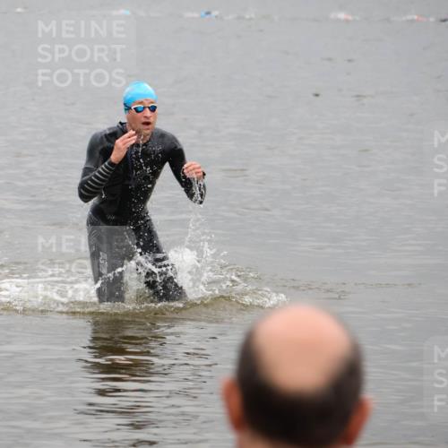 23.06.2024 - Viking Triathlon H.Heesch http://msf.ph/oto/6345084 23.06.2024 10:24:49 Schwimmen 2 meine-sportfotos.de
