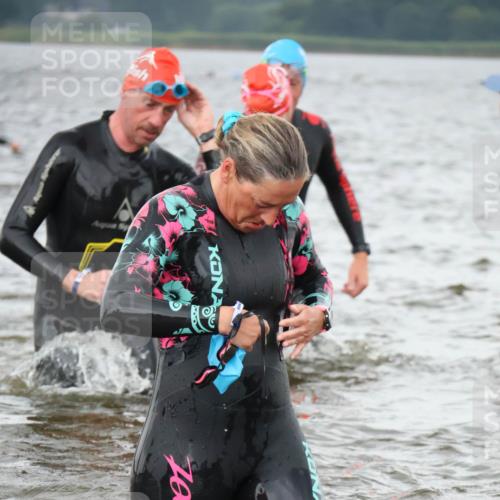 23.06.2024 - Viking Triathlon H.Heesch http://msf.ph/oto/6345089 23.06.2024 10:44:08 Schwimmen 60, 148, 270, 618, 651 meine-sportfotos.de