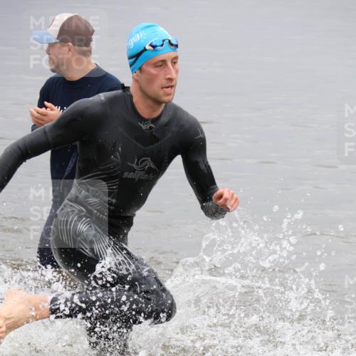 23.06.2024 - Viking Triathlon H.Heesch http://msf.ph/oto/6345109 23.06.2024 10:24:58 Schwimmen 2 meine-sportfotos.de