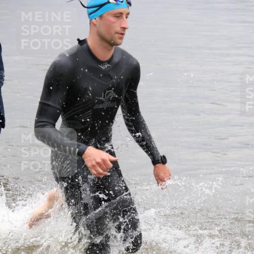23.06.2024 - Viking Triathlon H.Heesch http://msf.ph/oto/6345115 23.06.2024 10:24:58 Schwimmen 2 meine-sportfotos.de
