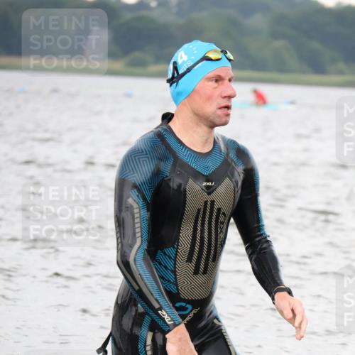 23.06.2024 - Viking Triathlon H.Heesch http://msf.ph/oto/6345116 23.06.2024 10:44:25 Schwimmen 77, 334, 509, 519 meine-sportfotos.de