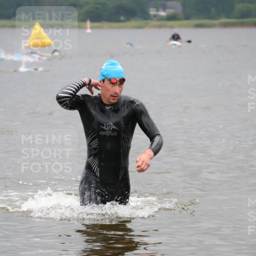 23.06.2024 - Viking Triathlon H.Heesch http://msf.ph/oto/6345135 23.06.2024 10:25:14 Schwimmen 25 meine-sportfotos.de