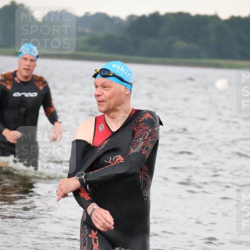 23.06.2024 - Viking Triathlon H.Heesch http://msf.ph/oto/6345136 23.06.2024 10:44:34 Schwimmen 35, 334, 378 meine-sportfotos.de