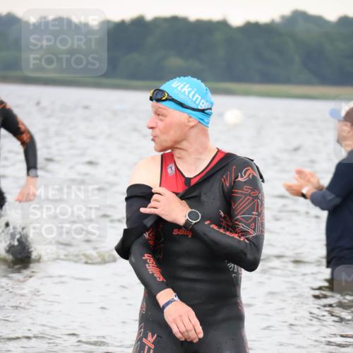 23.06.2024 - Viking Triathlon H.Heesch http://msf.ph/oto/6345142 23.06.2024 10:44:35 Schwimmen 35, 334, 378, 511 meine-sportfotos.de