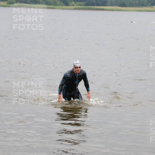 23.06.2024 - Viking Triathlon H.Heesch http://msf.ph/oto/6345144 23.06.2024 10:25:23 Schwimmen 25, 658 meine-sportfotos.de