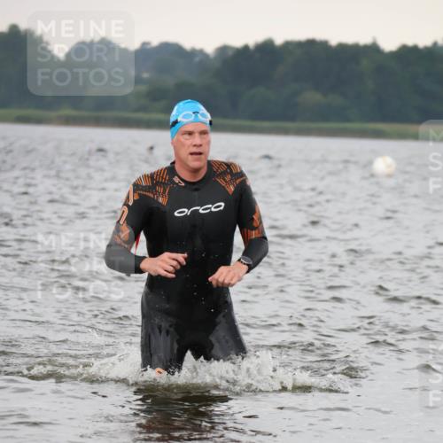 23.06.2024 - Viking Triathlon H.Heesch http://msf.ph/oto/6345145 23.06.2024 10:44:37 Schwimmen 35, 121, 334, 371, 378, 511 meine-sportfotos.de
