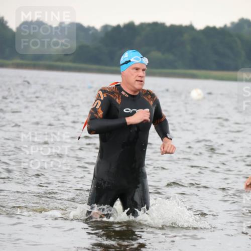 23.06.2024 - Viking Triathlon H.Heesch http://msf.ph/oto/6345147 23.06.2024 10:44:37 Schwimmen 35, 121, 334, 371, 378, 511 meine-sportfotos.de