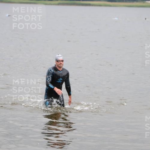 23.06.2024 - Viking Triathlon H.Heesch http://msf.ph/oto/6345149 23.06.2024 10:25:24 Schwimmen 25, 658 meine-sportfotos.de