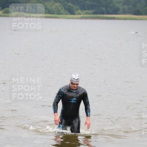 23.06.2024 - Viking Triathlon H.Heesch http://msf.ph/oto/6345159 23.06.2024 10:25:25 Schwimmen 25, 658 meine-sportfotos.de