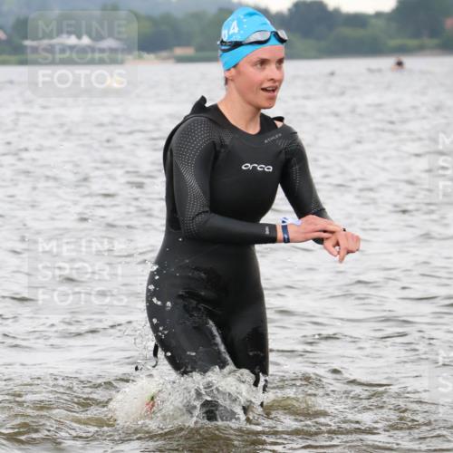 23.06.2024 - Viking Triathlon H.Heesch http://msf.ph/oto/6345161 23.06.2024 10:44:47 Schwimmen 121, 371, 511, 532, 649 meine-sportfotos.de