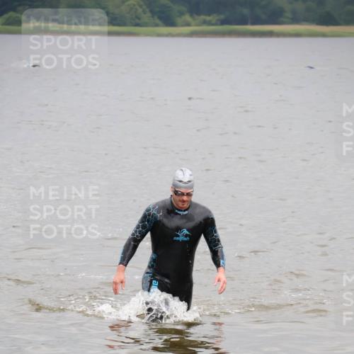 23.06.2024 - Viking Triathlon H.Heesch http://msf.ph/oto/6345163 23.06.2024 10:25:25 Schwimmen 25, 658 meine-sportfotos.de