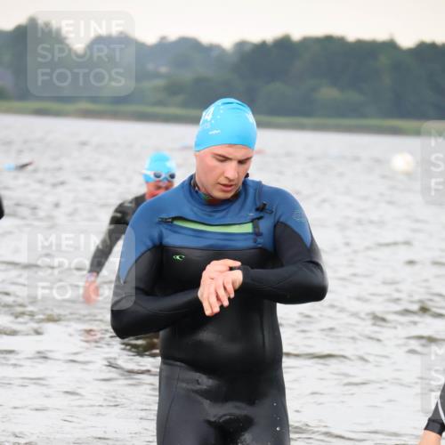 23.06.2024 - Viking Triathlon H.Heesch http://msf.ph/oto/6345170 23.06.2024 10:44:54 Schwimmen 184, 195, 284, 532, 649 meine-sportfotos.de