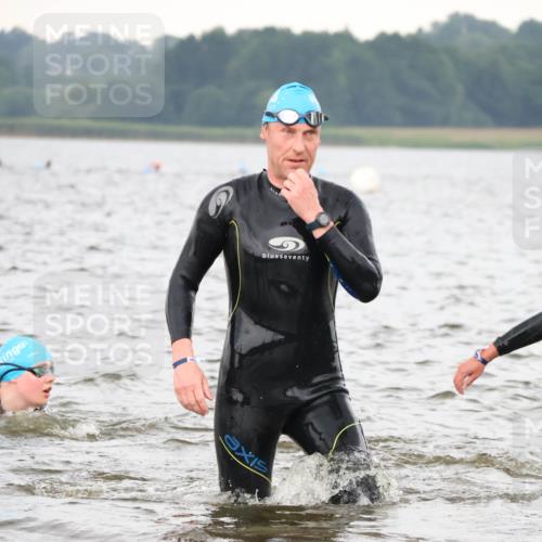 23.06.2024 - Viking Triathlon H.Heesch http://msf.ph/oto/6345173 23.06.2024 10:44:58 Schwimmen 184, 195, 284, 384, 649 meine-sportfotos.de