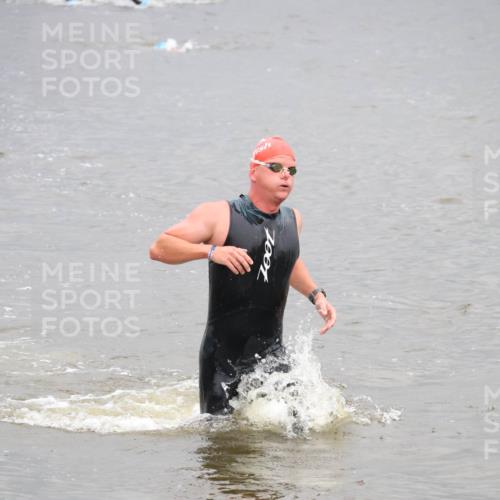23.06.2024 - Viking Triathlon H.Heesch http://msf.ph/oto/6345176 23.06.2024 10:25:27 Schwimmen 658 meine-sportfotos.de