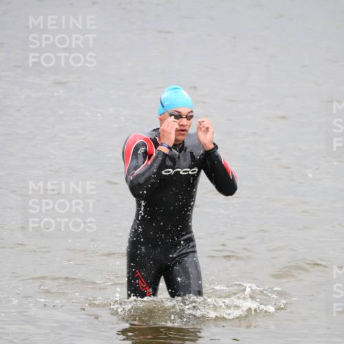 23.06.2024 - Viking Triathlon H.Heesch http://msf.ph/oto/6345185 23.06.2024 10:26:00 Schwimmen 37 meine-sportfotos.de