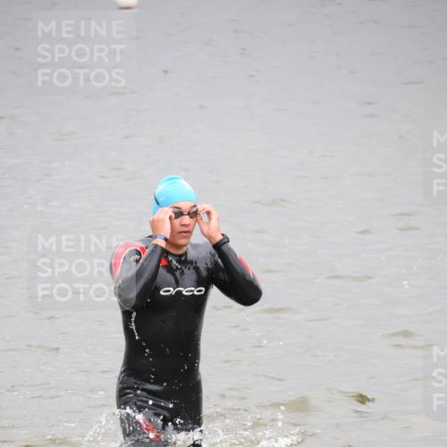 23.06.2024 - Viking Triathlon H.Heesch http://msf.ph/oto/6345188 23.06.2024 10:26:00 Schwimmen 37 meine-sportfotos.de