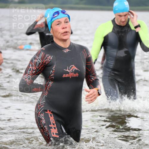 23.06.2024 - Viking Triathlon H.Heesch http://msf.ph/oto/6345191 23.06.2024 10:45:18 Schwimmen 375, 443, 480, 493, 652 meine-sportfotos.de