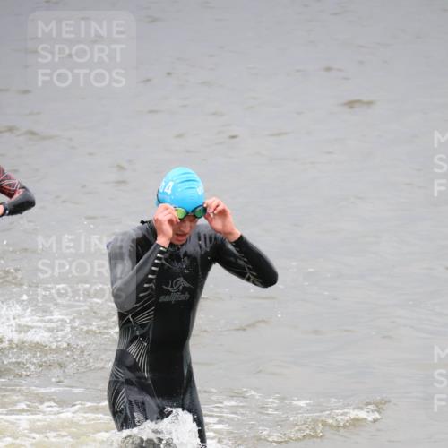 23.06.2024 - Viking Triathlon H.Heesch http://msf.ph/oto/6345197 23.06.2024 10:26:20 Schwimmen 1, 106, 516 meine-sportfotos.de