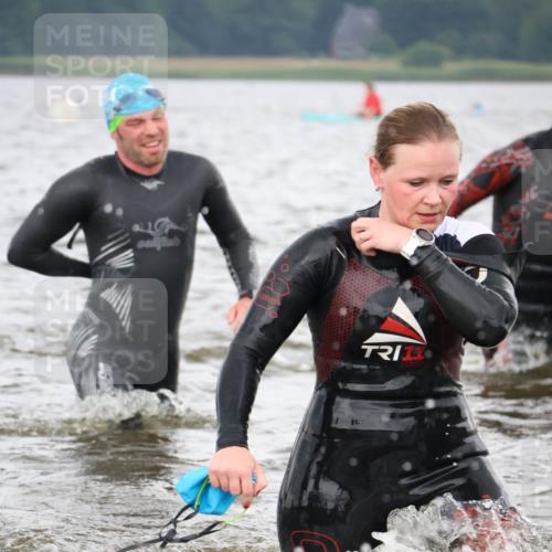 23.06.2024 - Viking Triathlon H.Heesch http://msf.ph/oto/6345206 23.06.2024 10:45:23 Schwimmen 54, 267, 375, 380, 403, 443, 493, 495, 652 meine-sportfotos.de