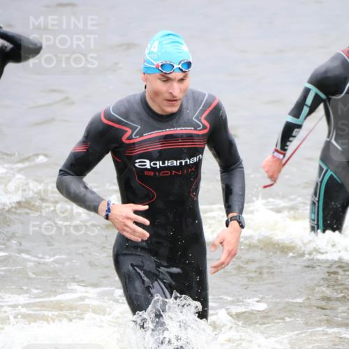 23.06.2024 - Viking Triathlon H.Heesch http://msf.ph/oto/6345221 23.06.2024 10:26:26 Schwimmen 1, 3, 4, 106, 293, 465, 516 meine-sportfotos.de