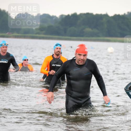 23.06.2024 - Viking Triathlon H.Heesch http://msf.ph/oto/6345227 23.06.2024 10:45:30 Schwimmen 54, 63, 220, 267, 274, 343, 375, 380, 403, 495, 506 meine-sportfotos.de