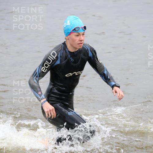 23.06.2024 - Viking Triathlon H.Heesch http://msf.ph/oto/6345237 23.06.2024 10:26:38 Schwimmen 3, 10, 30, 293, 350 meine-sportfotos.de