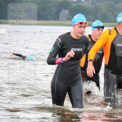 23.06.2024 - Viking Triathlon H.Heesch http://msf.ph/oto/6345263 23.06.2024 10:45:53 Schwimmen 18, 156, 247, 294, 395, 602, 644 meine-sportfotos.de