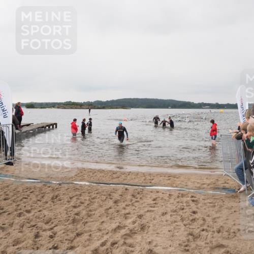 23.06.2024 - Viking Triathlon MichiJ http://msf.ph/oto/6345264 23.06.2024 10:37:44 Schwimmen 421, 462 meine-sportfotos.de