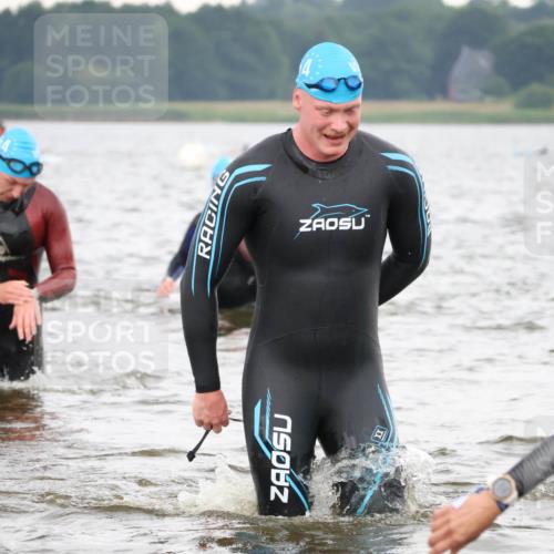 23.06.2024 - Viking Triathlon H.Heesch http://msf.ph/oto/6345285 23.06.2024 10:46:01 Schwimmen 18, 44, 162, 294, 341, 359, 475, 602 meine-sportfotos.de