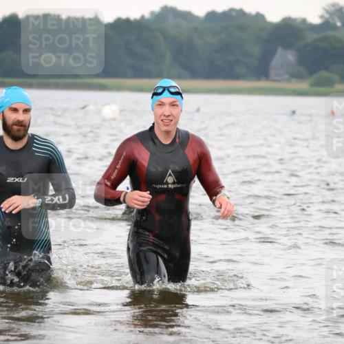 23.06.2024 - Viking Triathlon H.Heesch http://msf.ph/oto/6345296 23.06.2024 10:46:03 Schwimmen 18, 44, 162, 294, 341, 359, 475, 514, 602 meine-sportfotos.de