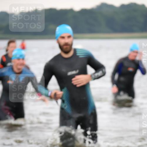 23.06.2024 - Viking Triathlon H.Heesch http://msf.ph/oto/6345304 23.06.2024 10:46:05 Schwimmen 18, 44, 162, 249, 294, 341, 359, 475, 514, 602, 645 meine-sportfotos.de