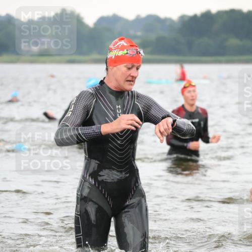 23.06.2024 - Viking Triathlon H.Heesch http://msf.ph/oto/6345340 23.06.2024 10:46:23 Schwimmen 46, 181, 199, 208, 398, 606, 636 meine-sportfotos.de