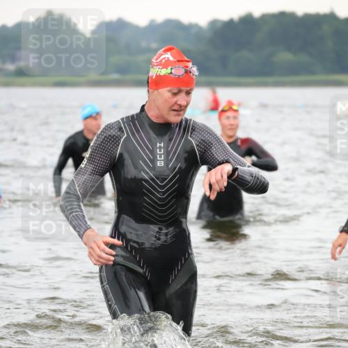 23.06.2024 - Viking Triathlon H.Heesch http://msf.ph/oto/6345342 23.06.2024 10:46:23 Schwimmen 46, 181, 199, 208, 398, 606, 636 meine-sportfotos.de