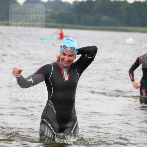 23.06.2024 - Viking Triathlon H.Heesch http://msf.ph/oto/6345393 23.06.2024 10:46:49 Schwimmen 74, 80, 169, 448, 459 meine-sportfotos.de