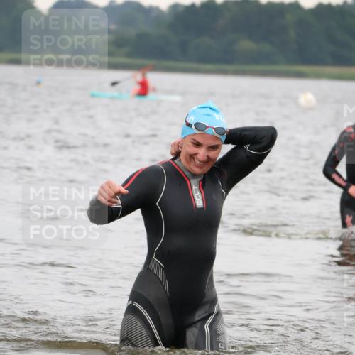 23.06.2024 - Viking Triathlon H.Heesch http://msf.ph/oto/6345396 23.06.2024 10:46:49 Schwimmen 74, 80, 169, 448, 459 meine-sportfotos.de