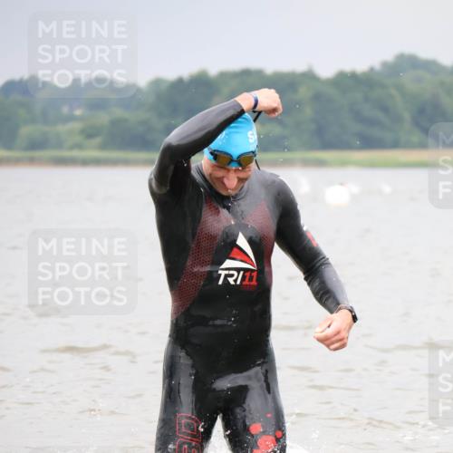 23.06.2024 - Viking Triathlon H.Heesch http://msf.ph/oto/6345404 23.06.2024 10:28:30 Schwimmen 73, 76 meine-sportfotos.de