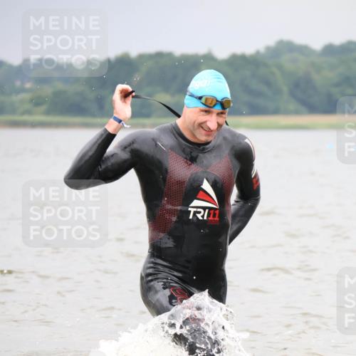 23.06.2024 - Viking Triathlon H.Heesch http://msf.ph/oto/6345408 23.06.2024 10:28:30 Schwimmen 73, 76 meine-sportfotos.de