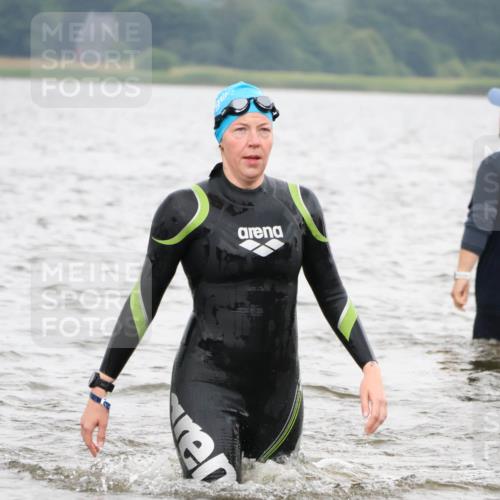 23.06.2024 - Viking Triathlon H.Heesch http://msf.ph/oto/6345463 23.06.2024 10:47:31 Schwimmen 19, 132, 423, 436, 547 meine-sportfotos.de