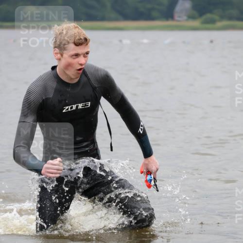 23.06.2024 - Viking Triathlon H.Heesch http://msf.ph/oto/6345474 23.06.2024 10:29:23 Schwimmen 613 meine-sportfotos.de