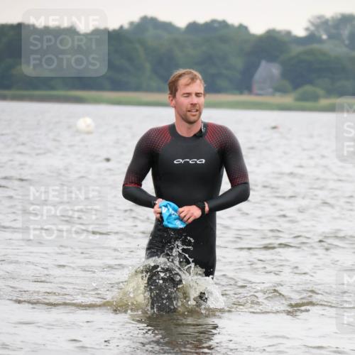 23.06.2024 - Viking Triathlon H.Heesch http://msf.ph/oto/6345479 23.06.2024 10:47:38 Schwimmen 19, 57, 132, 357, 370, 423 meine-sportfotos.de