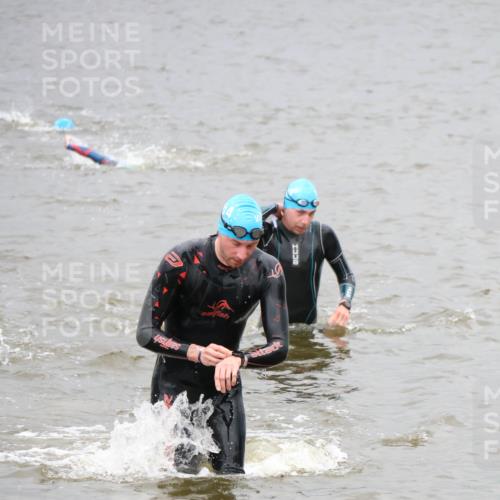 23.06.2024 - Viking Triathlon H.Heesch http://msf.ph/oto/6345485 23.06.2024 10:29:32 Schwimmen 142 meine-sportfotos.de