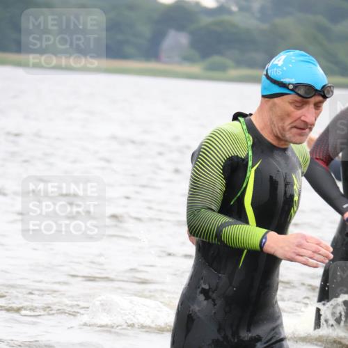 23.06.2024 - Viking Triathlon H.Heesch http://msf.ph/oto/6345492 23.06.2024 10:47:41 Schwimmen 19, 57, 132, 258, 357, 370, 423 meine-sportfotos.de