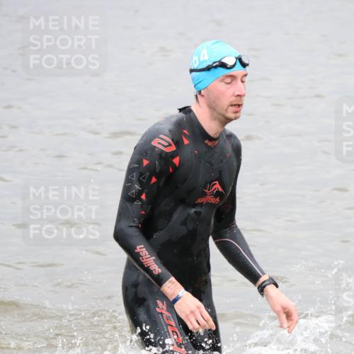 23.06.2024 - Viking Triathlon H.Heesch http://msf.ph/oto/6345494 23.06.2024 10:29:38 Schwimmen 142, 246, 354, 483 meine-sportfotos.de