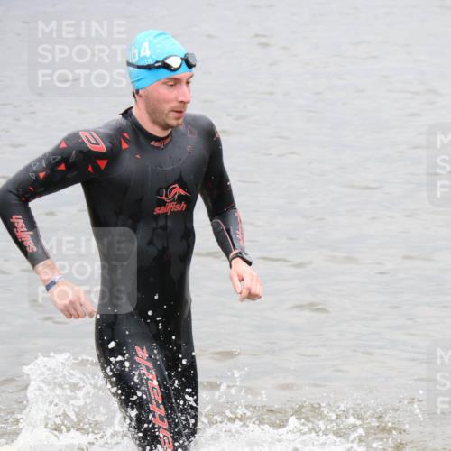 23.06.2024 - Viking Triathlon H.Heesch http://msf.ph/oto/6345497 23.06.2024 10:29:38 Schwimmen 142, 246, 354, 483 meine-sportfotos.de