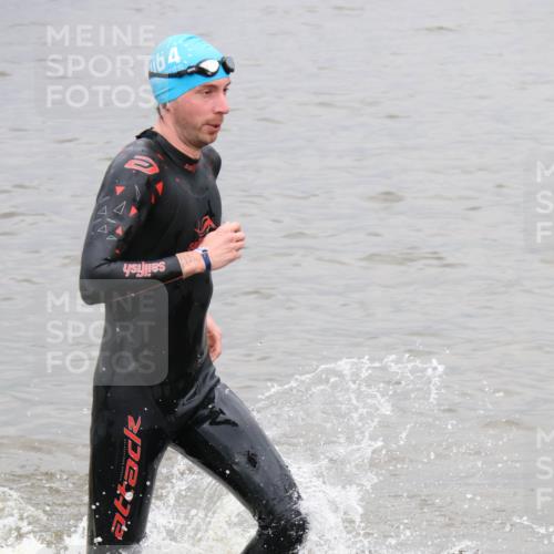 23.06.2024 - Viking Triathlon H.Heesch http://msf.ph/oto/6345500 23.06.2024 10:29:39 Schwimmen 142, 233, 246, 354, 483 meine-sportfotos.de